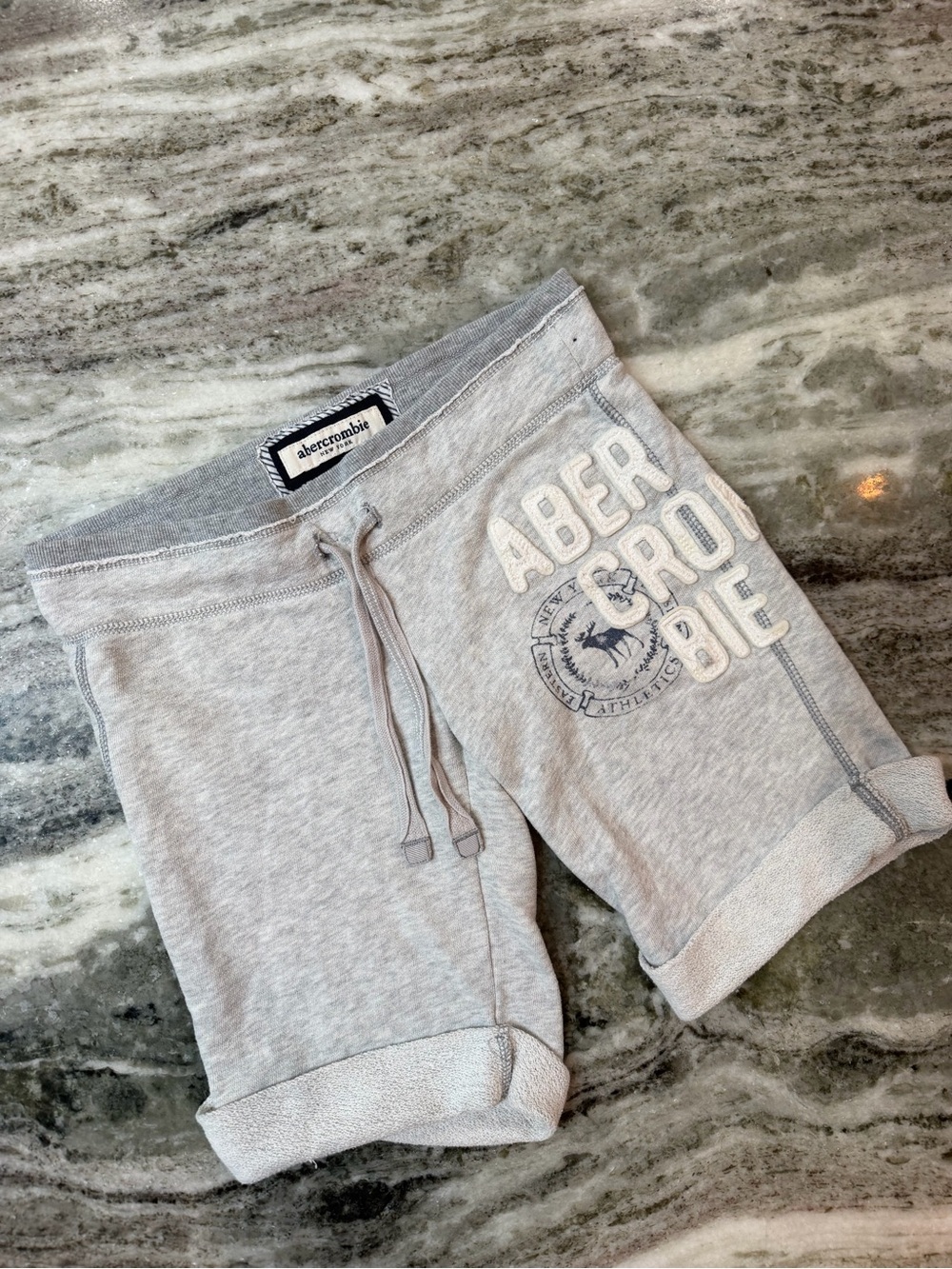 Y2K Abercrombie & Fitch Light Gray Shorts
2000s Vibe